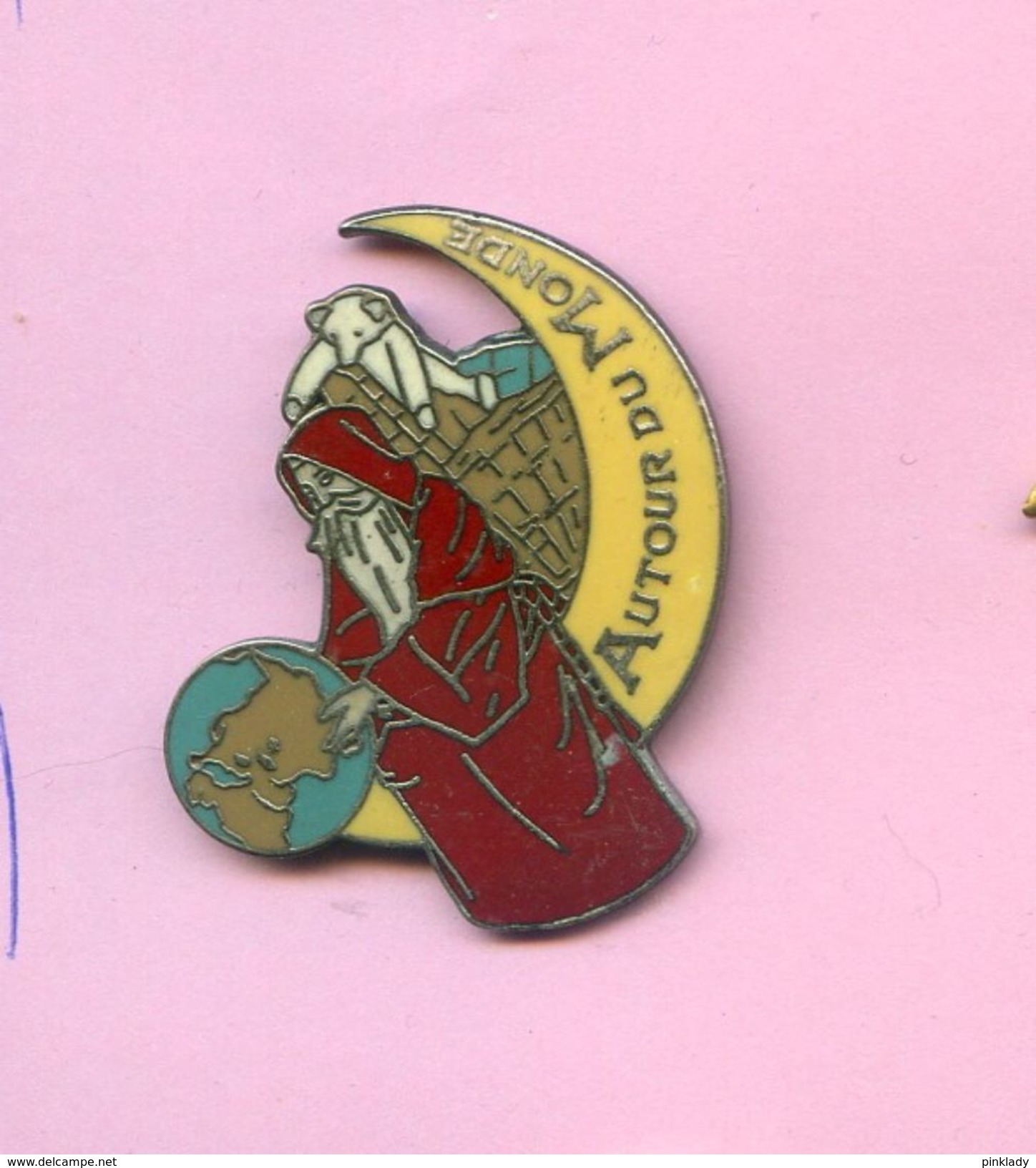 Rare Pins Pere Noel Autour Du Monde Egf Demons Et Merveilles H206 - Noël