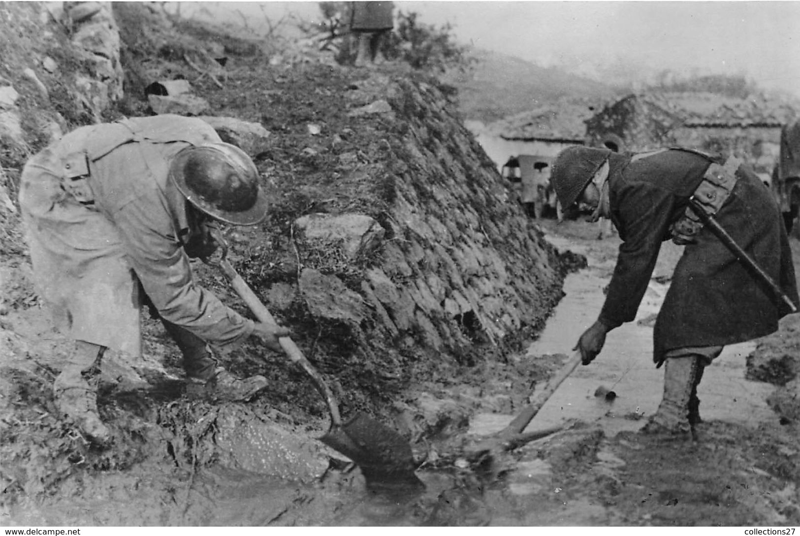 CARTE MILITAIRE- DE TUNIS A SIENNE-  ITALIE , LA BOUE..... PIONNIERS DESENGORGEANT UN CANIVEAU - Guerre 1939-45