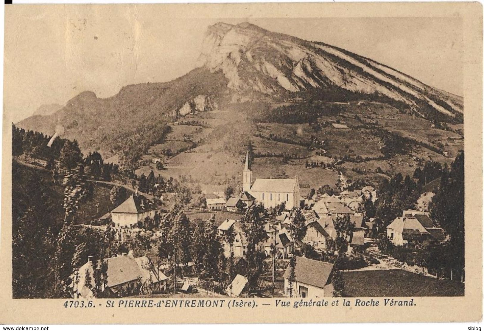 CPA - SAINT PIERRE D ENTREMONT - Vue Générale Et La Roche Vérand - Saint-Pierre-d'Entremont