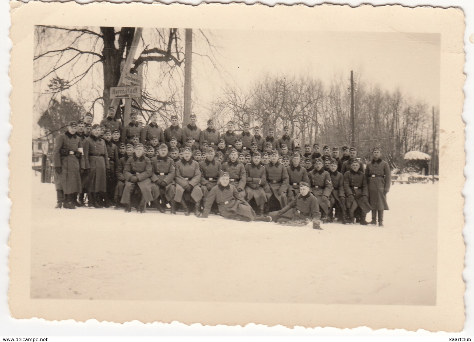 Zweiter Weltkrieg, Gruppe Soldaten - Niederschlesien ( Wegweisung; Links Zu 'Herrnstadt' , 'Sandewalde' Rechts) - Oorlog, Militair