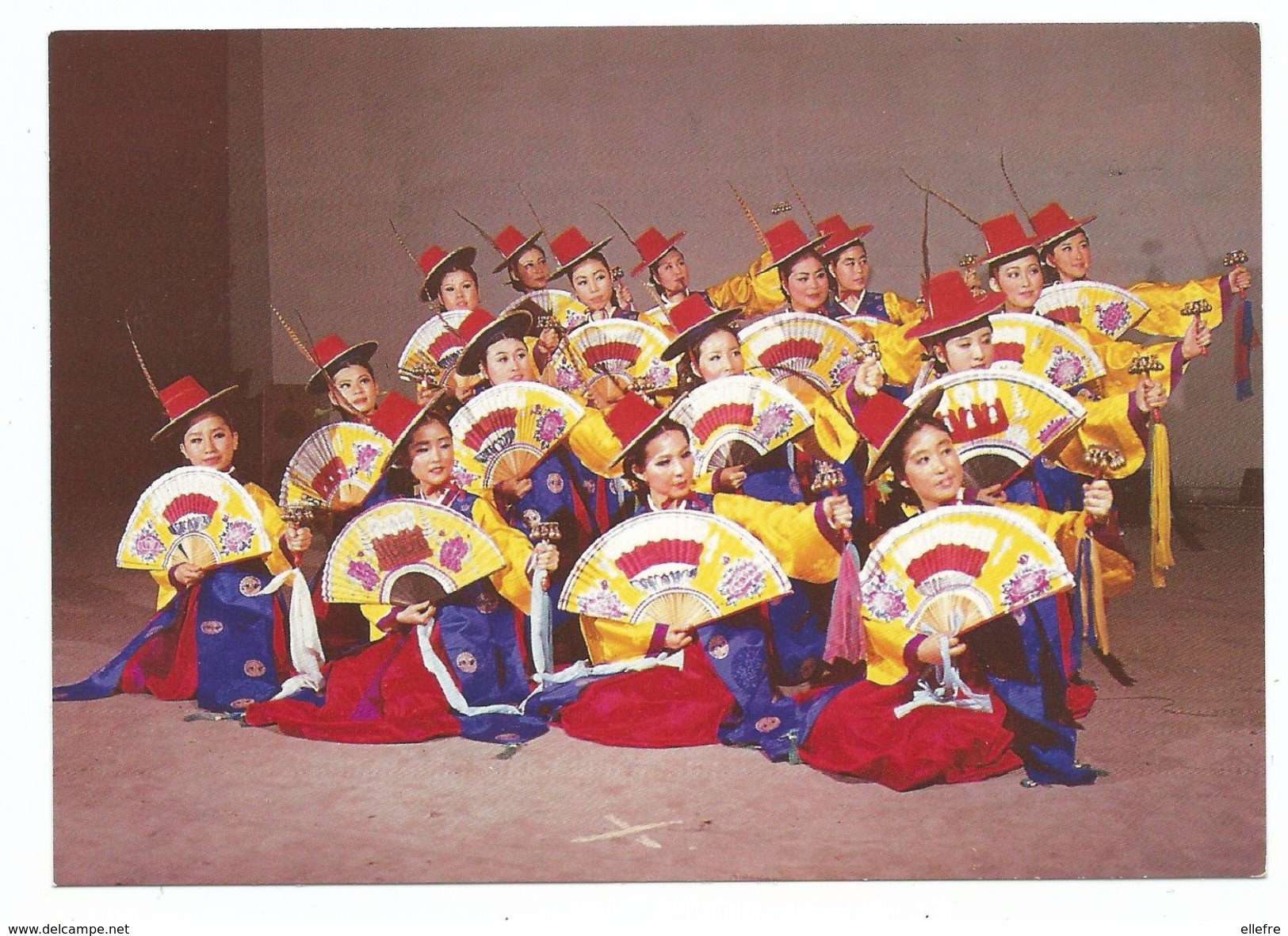 Cpm  Corée KOREAN FORK FAN DANCING Danseuses Costume Traditionnel éventail - Non Voyagée - Corée Du Sud