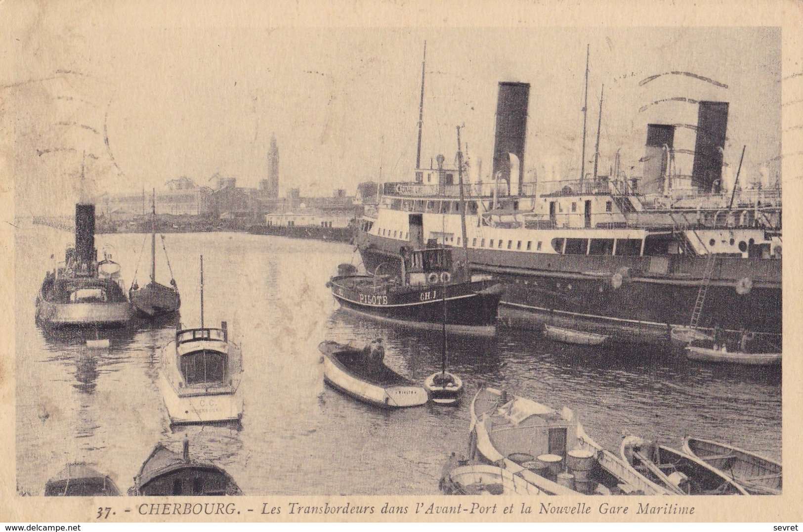 CHERBOURG. - Les Transbordeurs Dans L'Avant-Port Et La Nouvelle Gare Maritime - Cherbourg