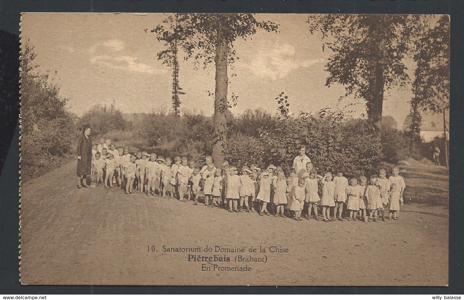 +++ CPA - PIETREBAIS - Sanatorium Du Domaine De La Chise - "En Promenade"   // - Incourt