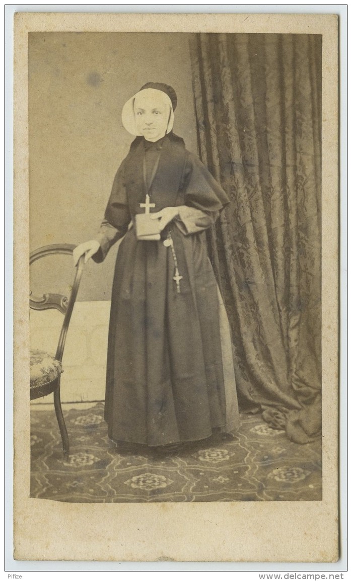 CDV 1860-70 Tournier à Bourges . Religieuse . Nun . - Anciennes (Av. 1900)