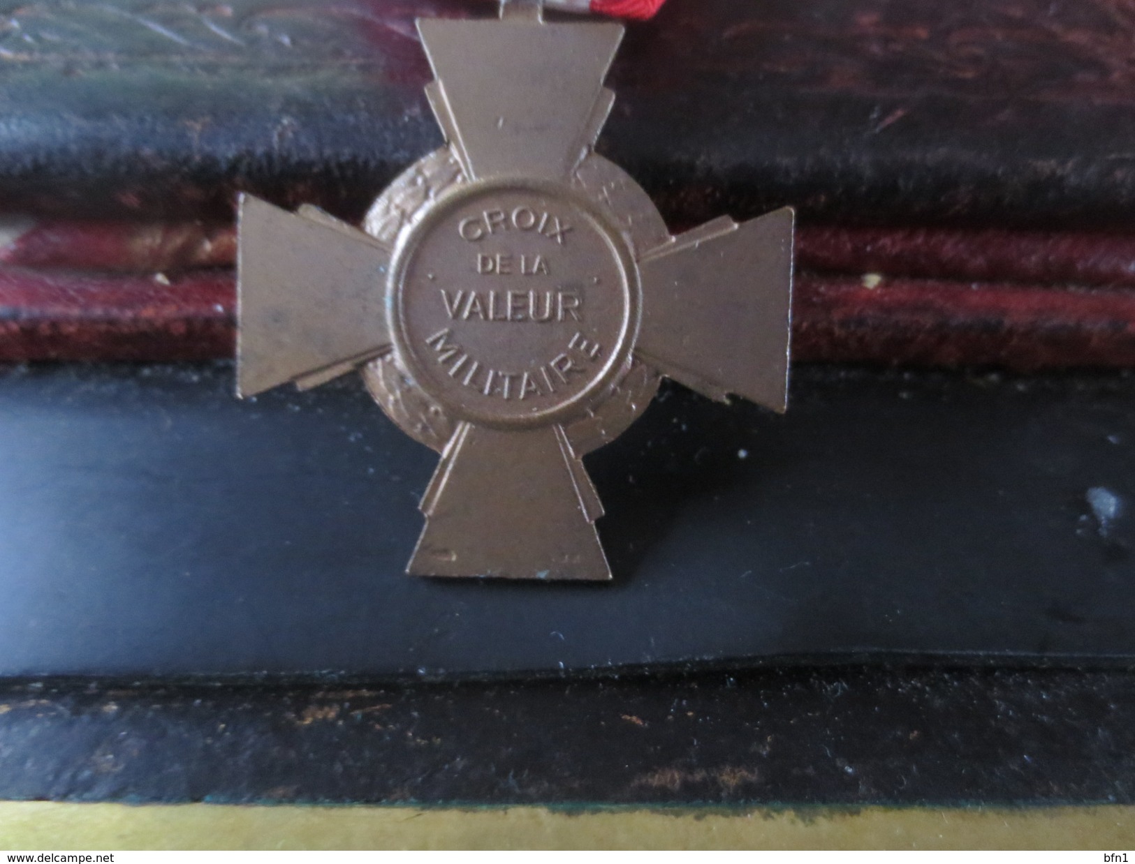 CROIX DE LA VALEUR MILITAIRE AVEC CITATION - VOIR PHOTOS - France