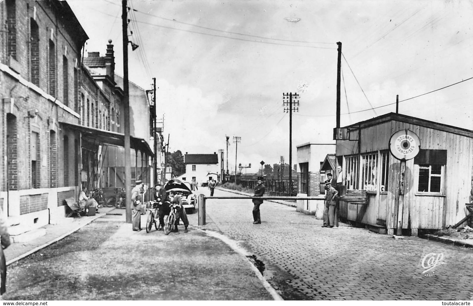 CPSM 59 JEUMONT LE POSTE FRONTIERE DOUANES FRANCAISES 1951 - Jeumont