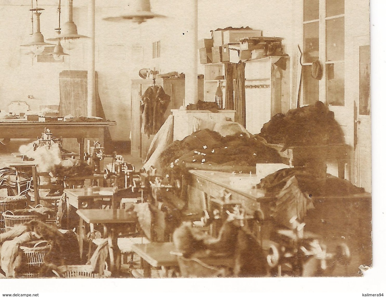 RHÔNE  /  LYON - LES  BROTTEAUX  /  INTERIEUR  D' UN  ATELIER  DE  FOURRURES  /  CARTE-PHOTO  PRECURSEUR - Artigianato