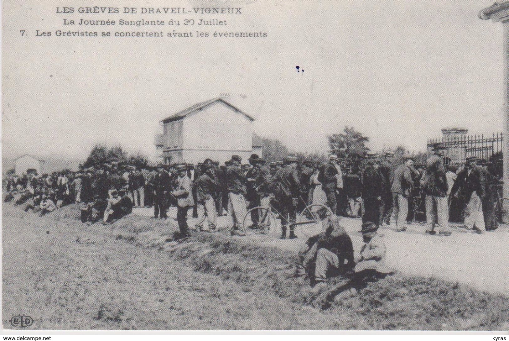 REPRODUCTION . Les GREVES De DRAVEIL - VIGNEUX (91) Journée Sanglante Du 30/07. Les Grévistes Se Concertent - Grèves