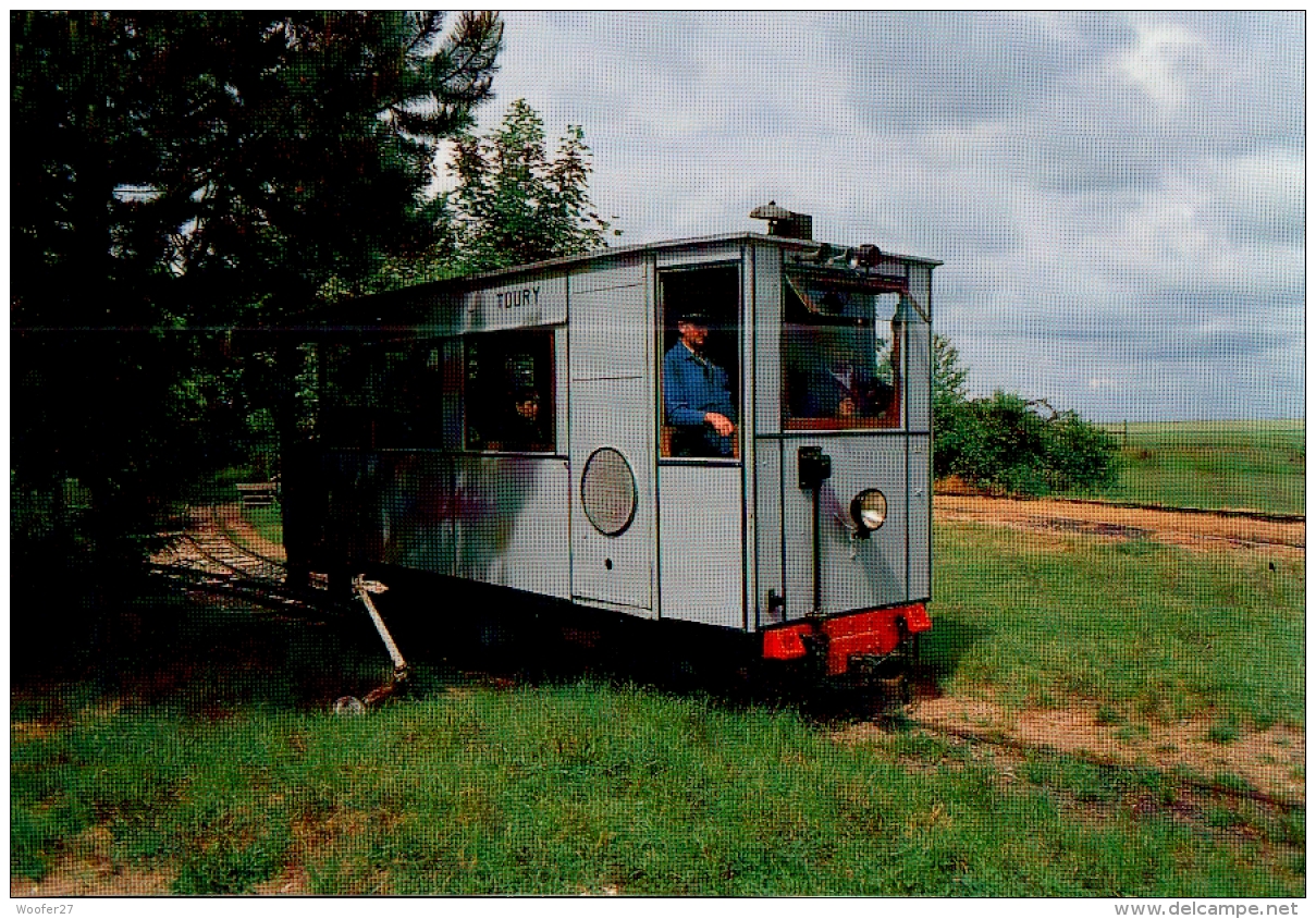 PITHIVIERS , Musée Du Transport , Train Automotrice Pétroléo- électrique Crochat AT 1 Au Terminus De BELLEBAT - Pithiviers