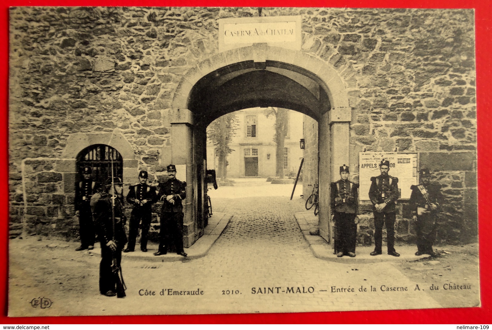 Cpa MILITARIA GUERRE ENTREE De La CASERNE A. DU CHATEAU à SAINT MALO 35 - Casernes