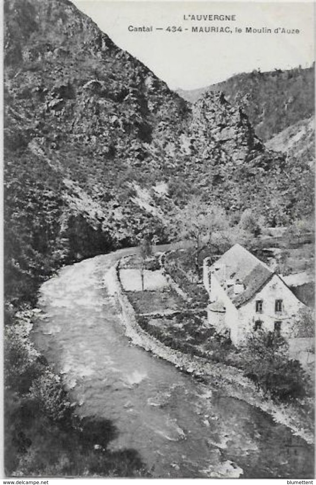 CPA MAURIAC Cantal Département 15 Non Circulé Moulin à Eau Auze - Mauriac