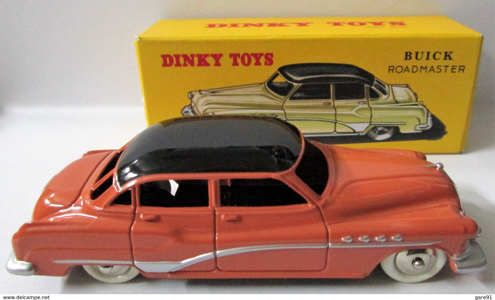 certificat SEULS de la Buick Roadmaster Fascicule Dinky Toys Atlas 