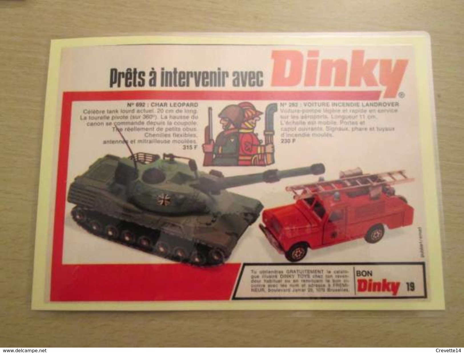 DINKY TOYS : LANDROVER POMPIER ET CHAR BOCHE   Pour  Collectionneurs ... PUBLICITE  Page De Revue Des Années 70 Plastifi - Kataloge & Prospekte