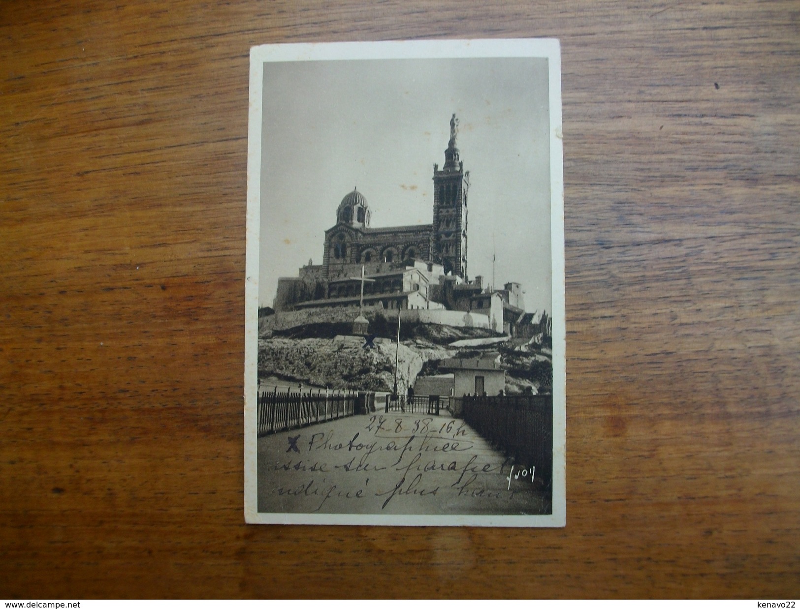 Carte De Marseille N.d. De La Garde , La Basilique ,"" Carte Avec Timbre Vignette De N.d. De La Garde Assez Rare "" - Storia Postale