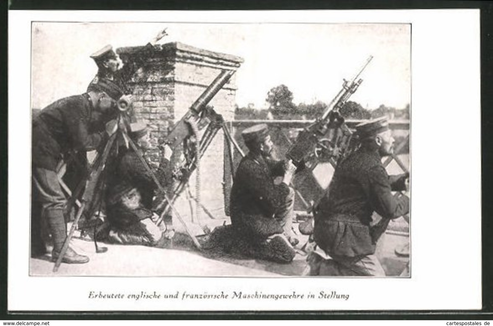 CPA Erbeutete Engliche Et Französische Maschinengewehre In Stellung - Guerre 1914-18