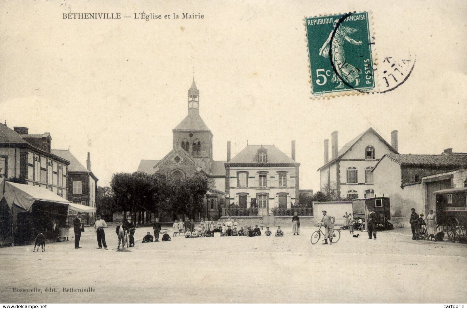 51 BETHENIVILLE - L'Eglise Et La Mairie - Animée, Enfants, Roulottes, Nomades ? - Bétheniville