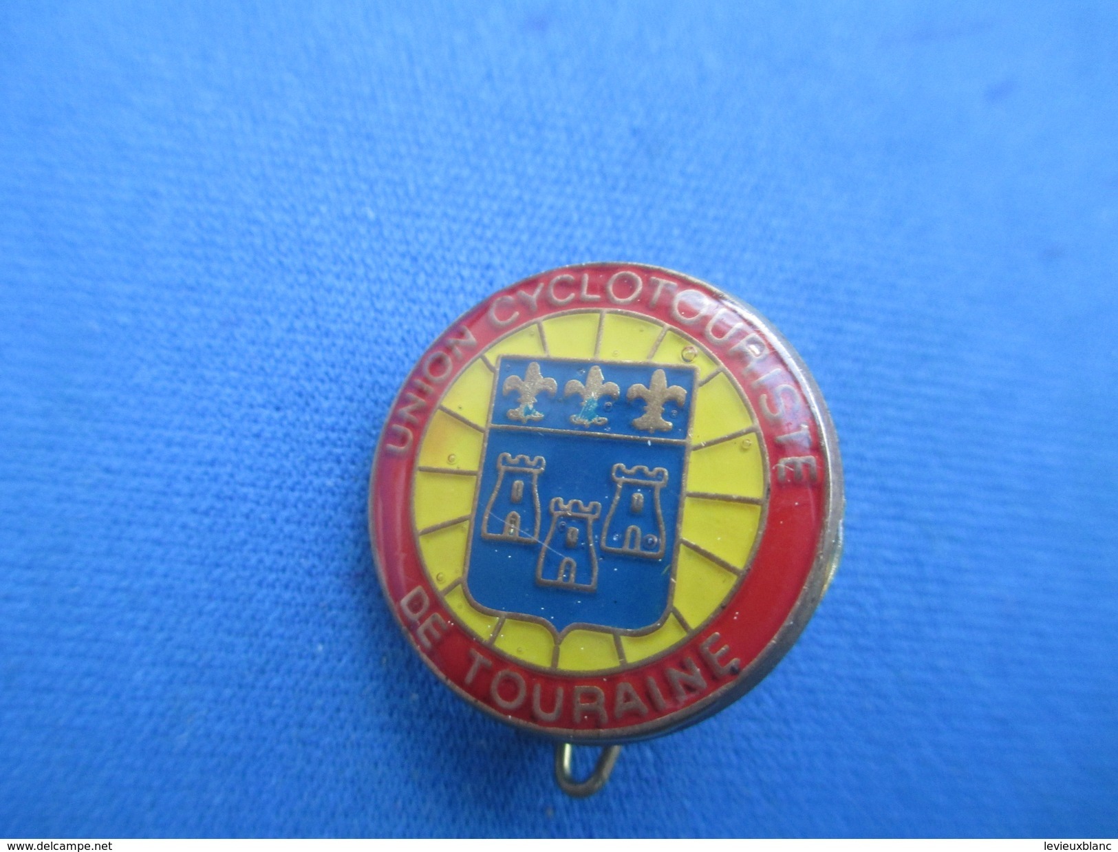 Médaille De Sport/Insigne à épingle/ Union Cycliste De TOURAINE/ /Beraudy / 69 Ambert / Vers 1970-1980   SPO246bis - Wielrennen