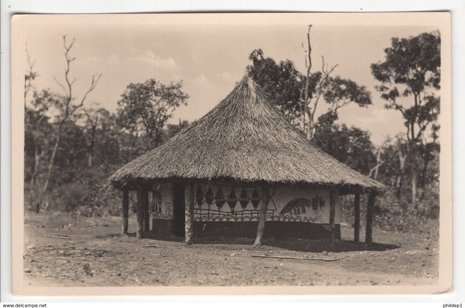 C.P. Photographie. "L'Afrique Qui Disparait !". Carte Neuve N° 148. A.E.F. Case Peintré (écrit Comme Cela!?) - Congo Belga