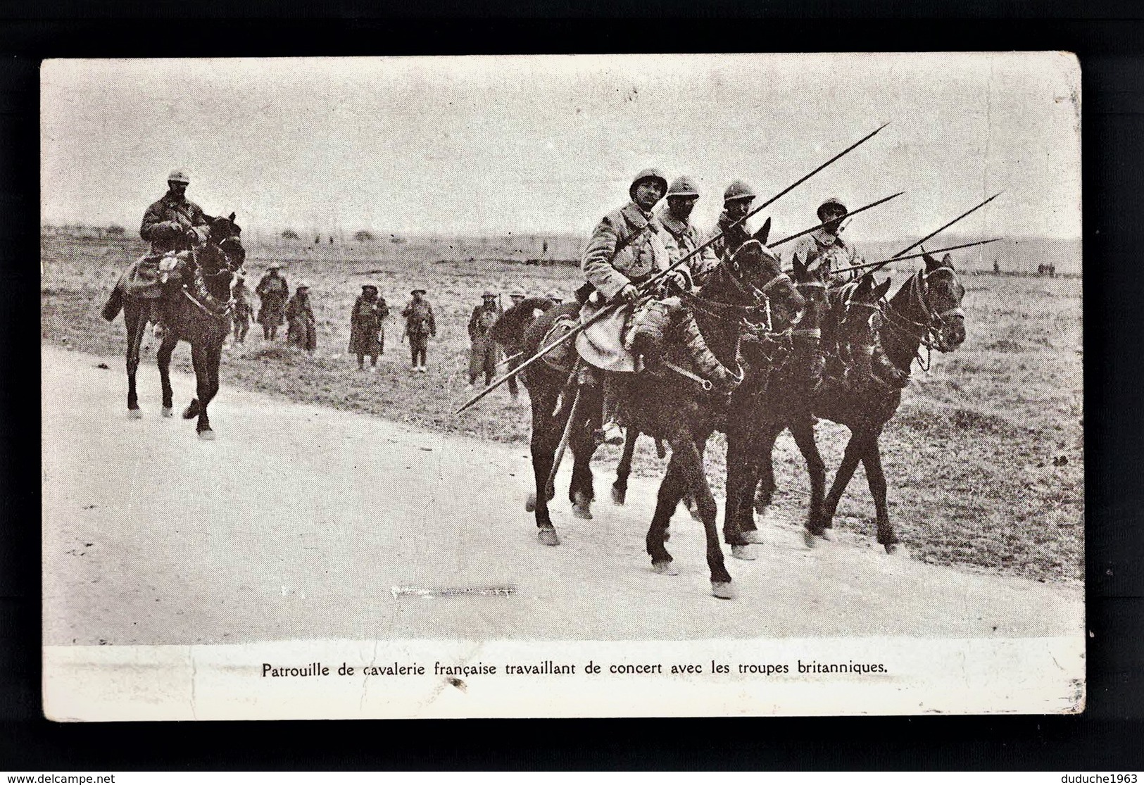 CPA - Guerre De 1914. Patrouille De Cavalerie Française Et Troupes Britanniques - Guerre 1914-18