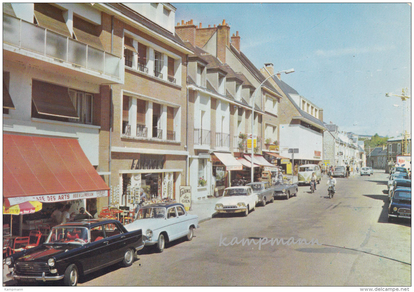 VW Bus T1,Peugeot 404/Cabrio,Simca Aronde,1000,Renault R4,Ford Consul,Gien (Loiret),gelaufen - Passenger Cars