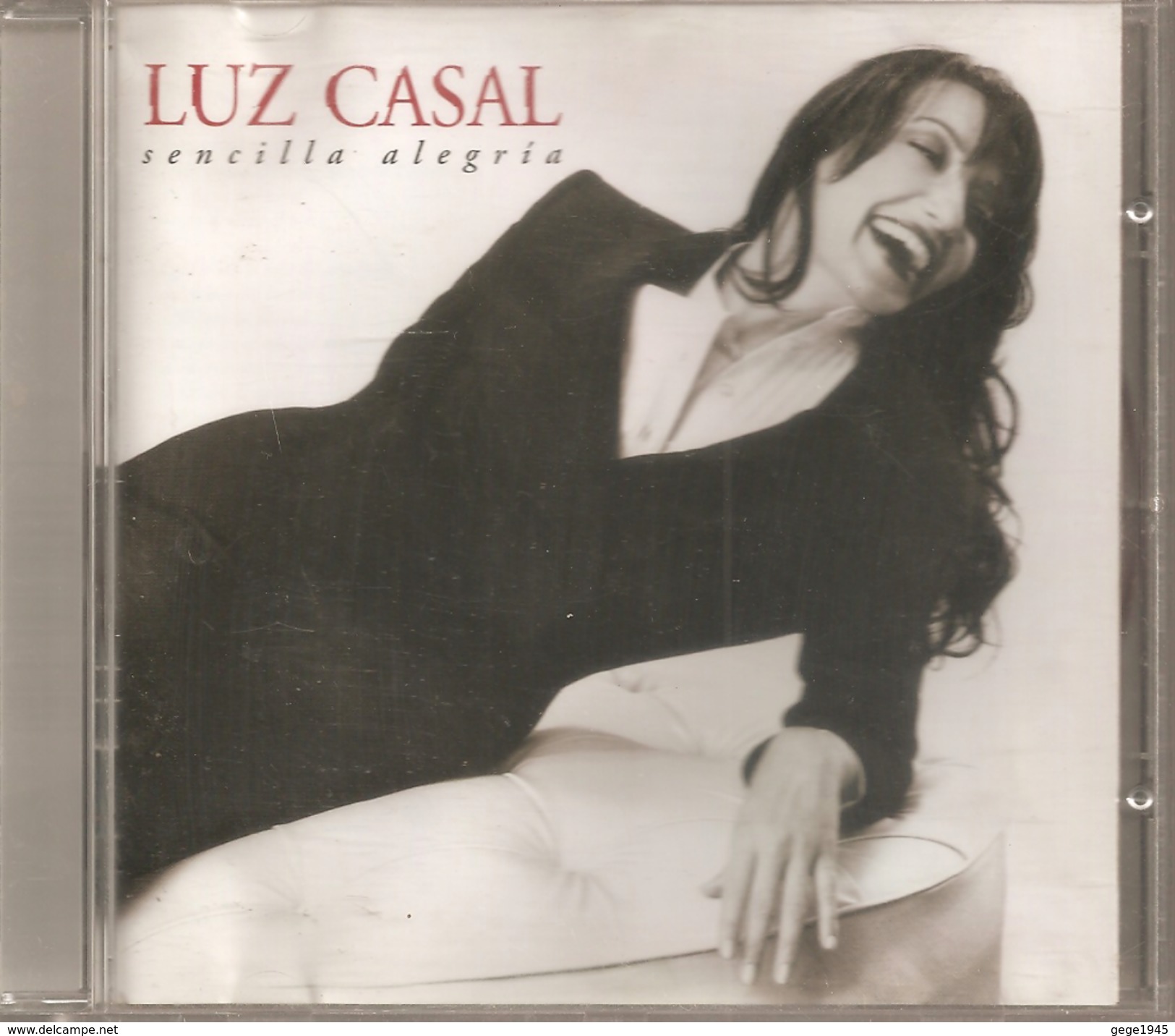 CD  Luz Casal  "  Sencilla  Alegria  "  De  2004  Avec  11  Titres - Sonstige - Spanische Musik