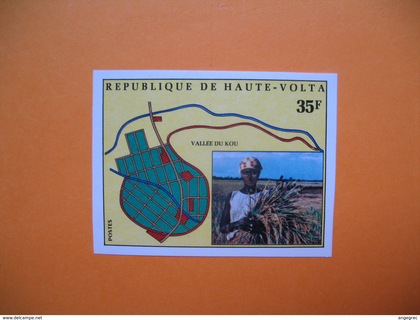 Timbre Non Dentelé   N° 332  Polychrome Du Vallée Du Kou  1974 - Upper Volta (1958-1984)