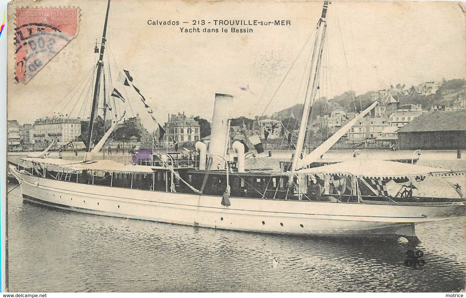 TROUVILLE - Yacht Dans Le Bassin - Voiliers