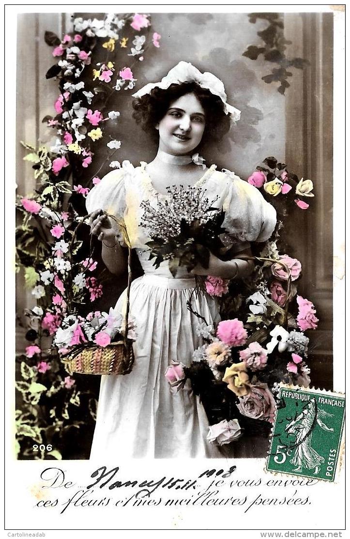 [DC11018] CPA - DONNA CON FIORI - Viaggiata 1908 - Old Postcard - Donne