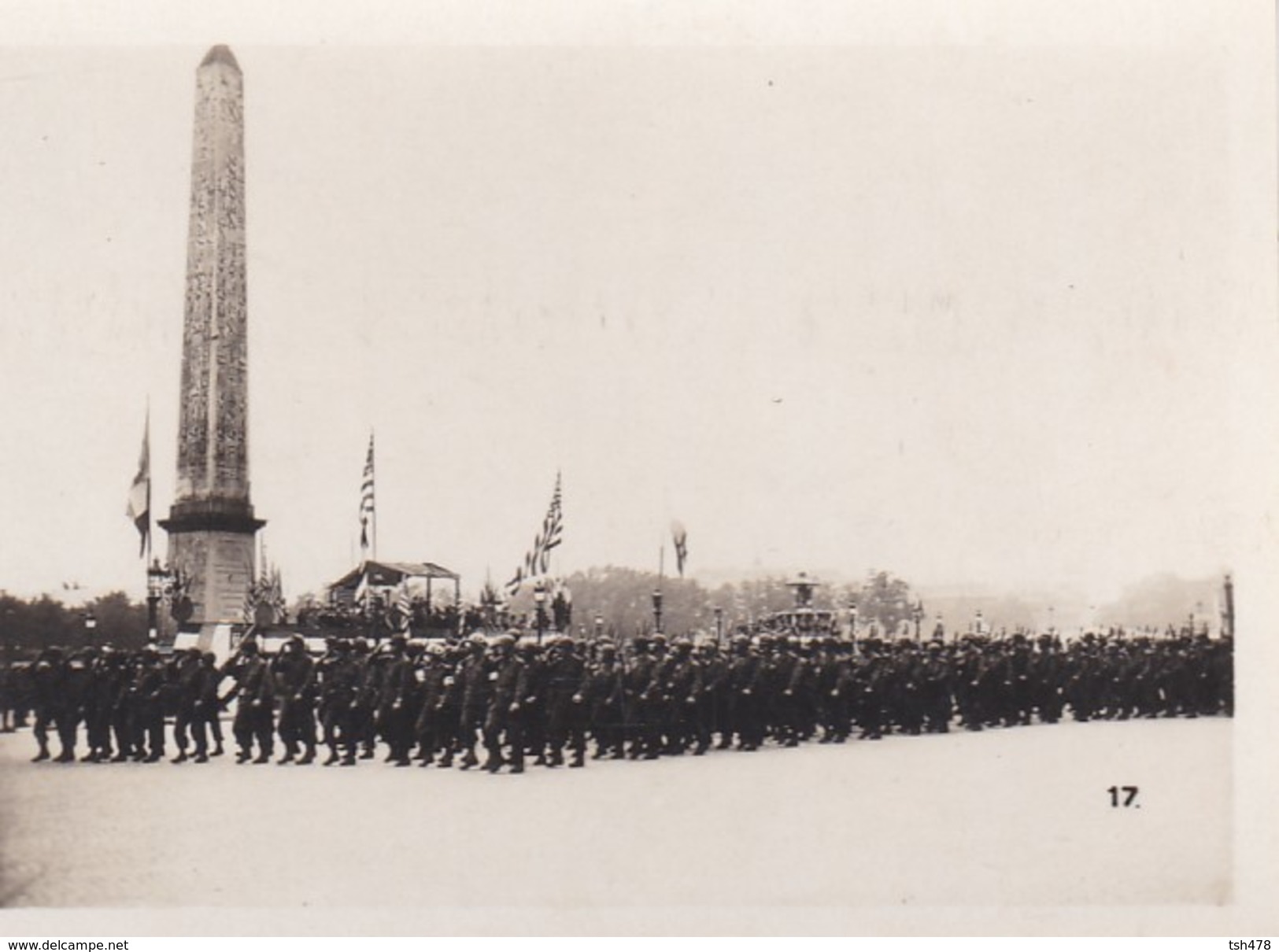 MINI PHOTO--PARIS-défilé De L'infanterie Américaine Place De La Concorde--libération 1944 Armistice-voir 2 Scans - Other & Unclassified