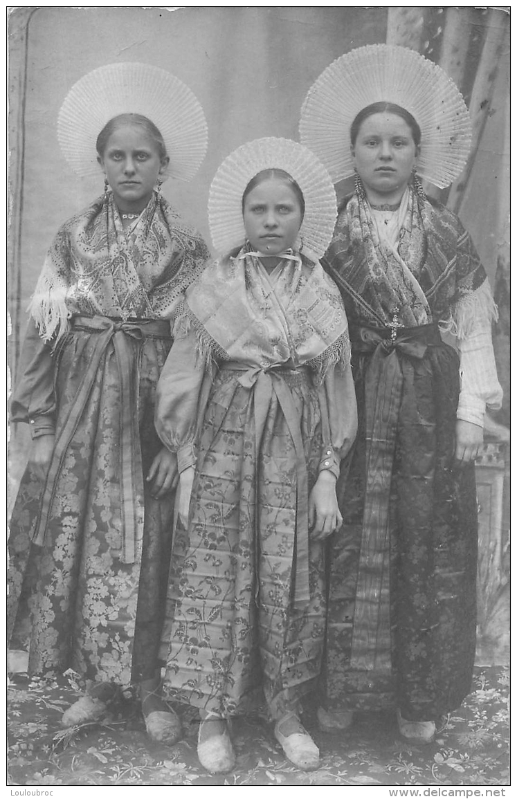 CARTE PHOTO JEUNES FEMMES EN HABIT   ENVOYEE DE LA PLAINE SAINT DENIS - To Identify