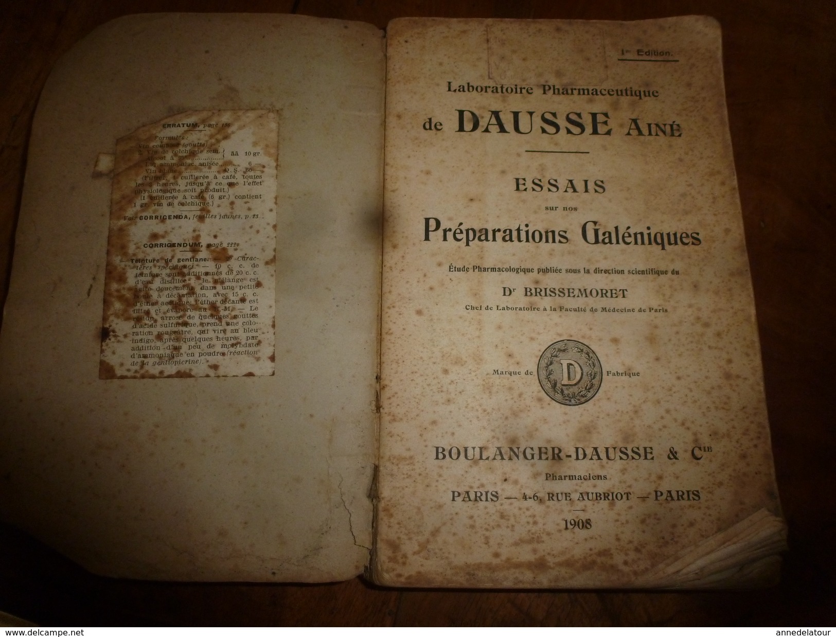 1908 1ère éd. Labo. Pharmaceutique de DAUSSE Ainé : Essais Préparations Galéniques ,nombreuses photos dans les ateliers