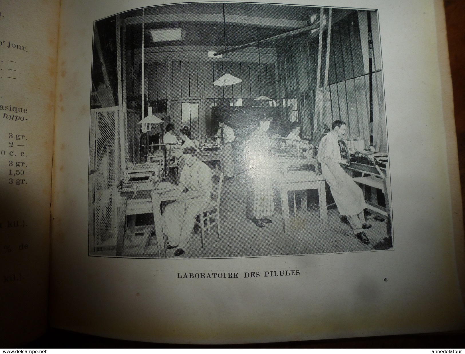 1908 1ère éd. Labo. Pharmaceutique de DAUSSE Ainé : Essais Préparations Galéniques ,nombreuses photos dans les ateliers