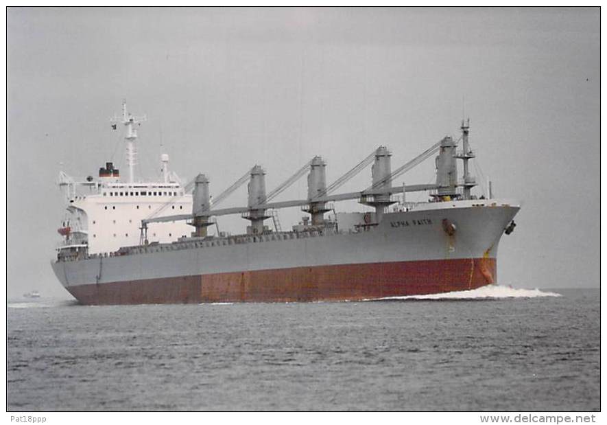 " ALPHA FAITH "  BATEAU DE COMMERCE Cargo Merchant Ship Tanker - Photo 1997 Format CPM - Commerce