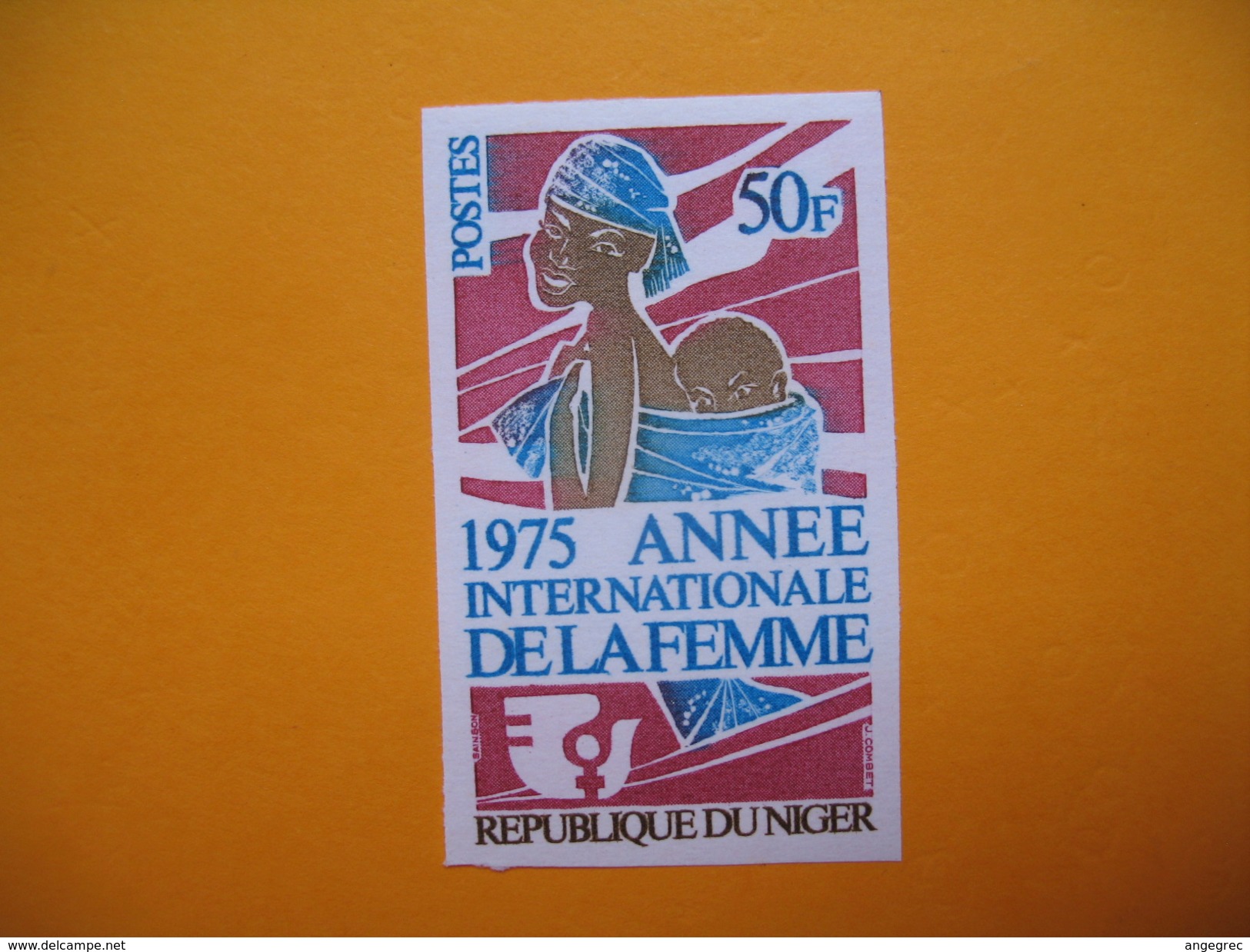 Timbre Non Dentelé   N° 320  Année Internationale De La Femme  1975 - Nigeria (1961-...)