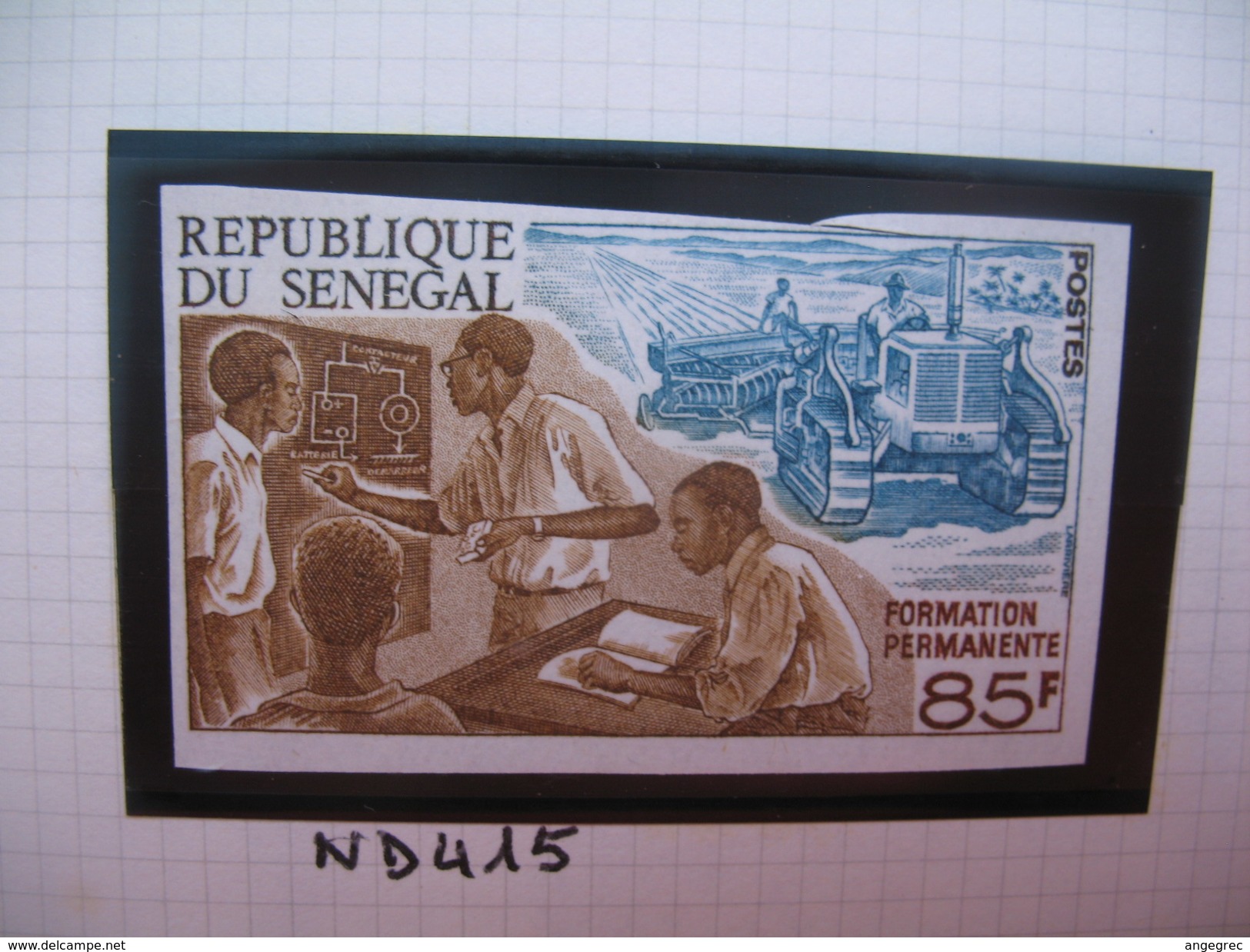 Timbre Non Dentelé   N° 415  Formation Permanente    1975 - Senegal (1960-...)