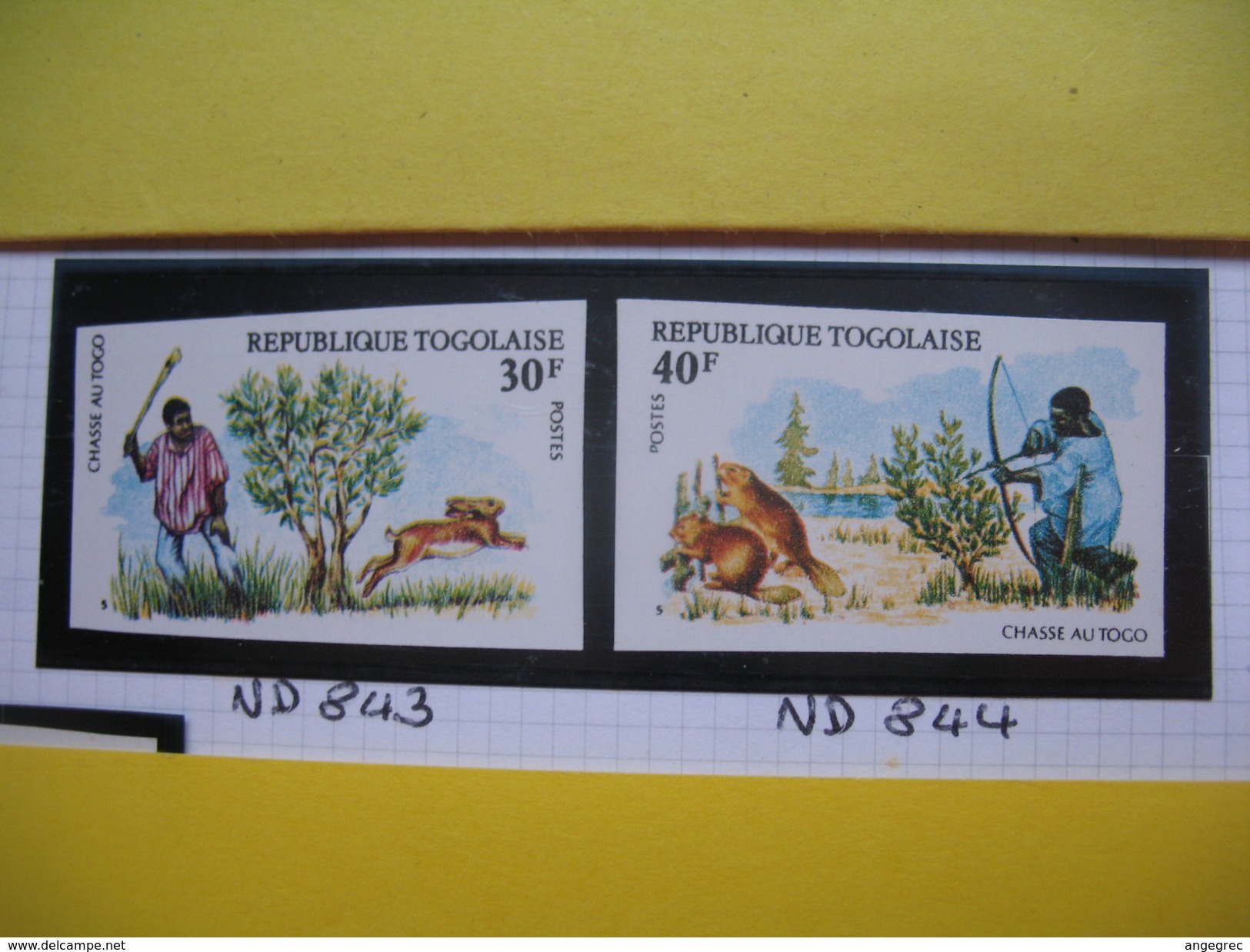 Timbre Non Dentelé   N° 843 Et 844  Chasse Au Togo   1975 - Togo (1960-...)
