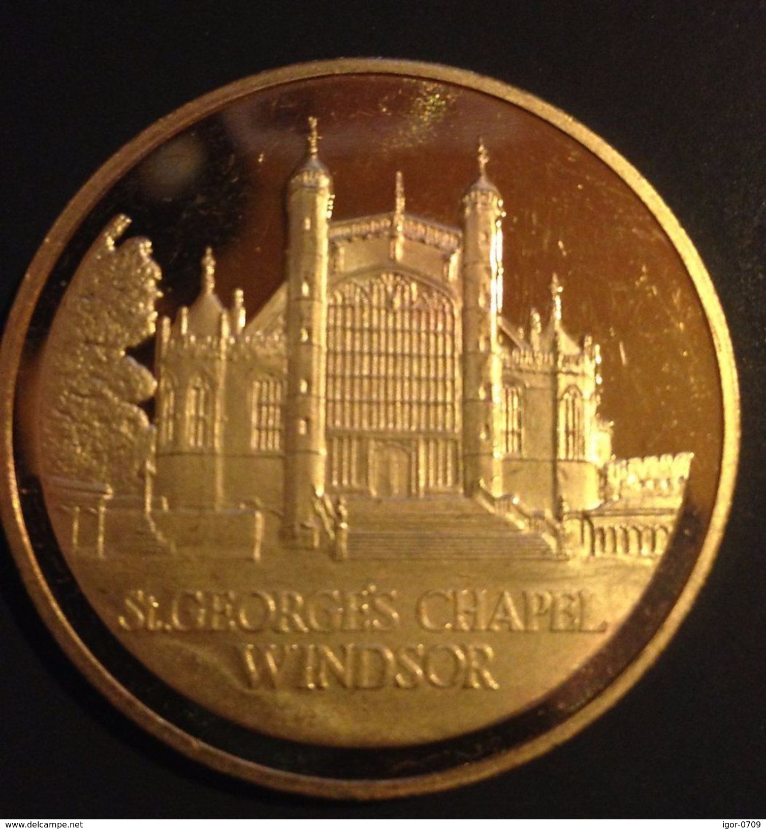 Great Britain  Medal St.George's Chapel In Windsor  - S. George And The Dragon. 40.5 Cm In The Capsule. - Other & Unclassified