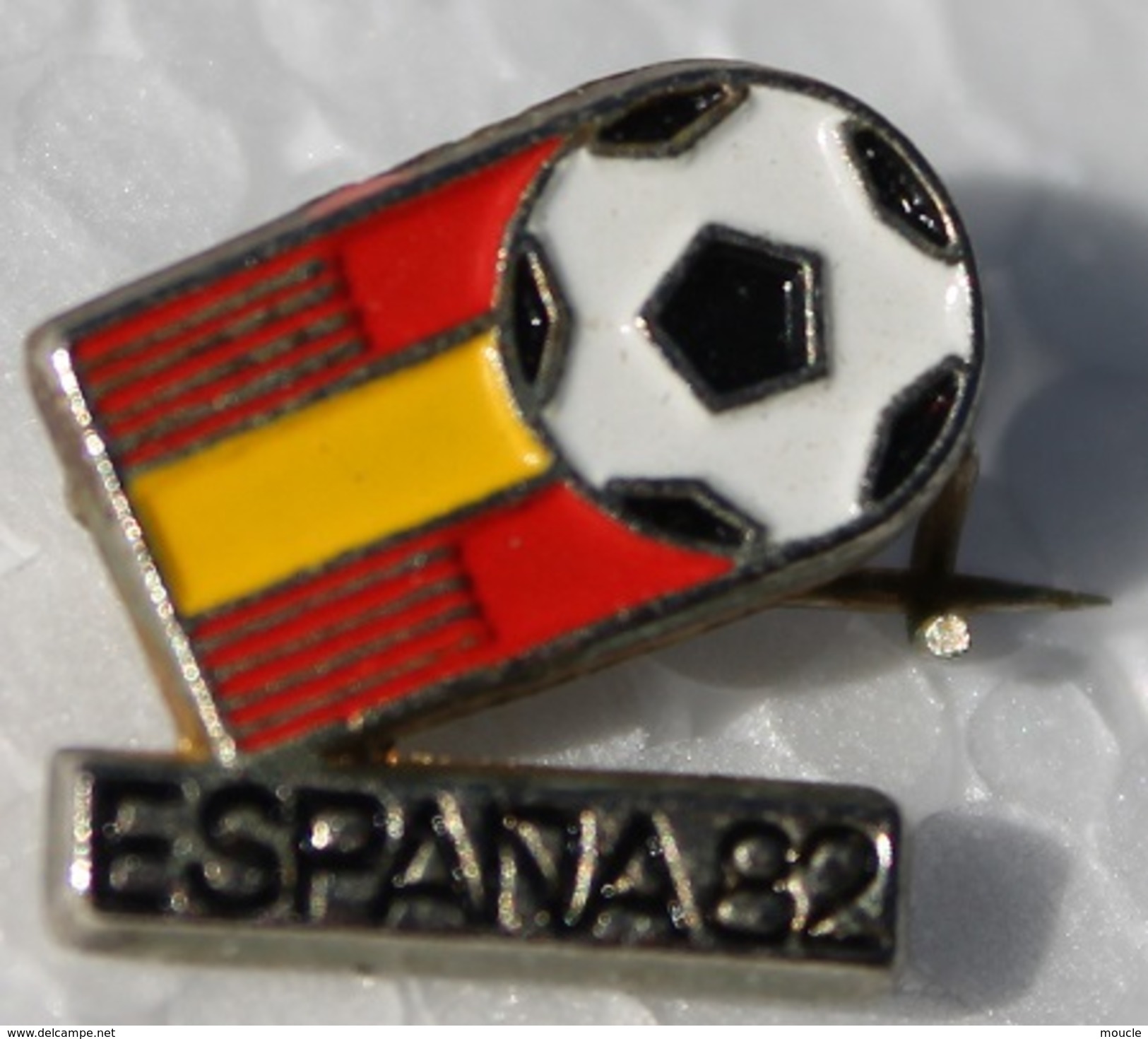 BROCHE - FOOTBALL - FOOT - SOCCER - FUTBOL - CACIO - MUNDIAL - WORLD CUP ESPANA 82 - COUPE DU MONDE - ESPAGNE 82 -BALLON - Football