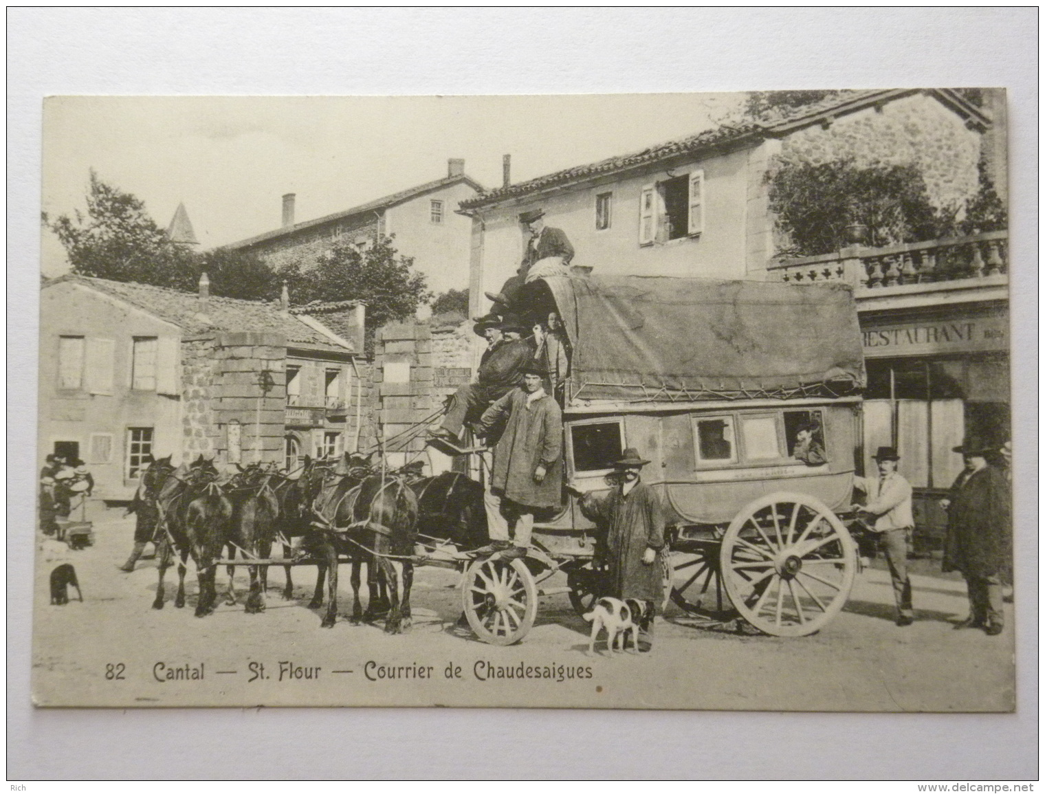 CPA (15) Cantal - SAINT FLOUR - Courrier De Chaudesaigues - Saint Flour