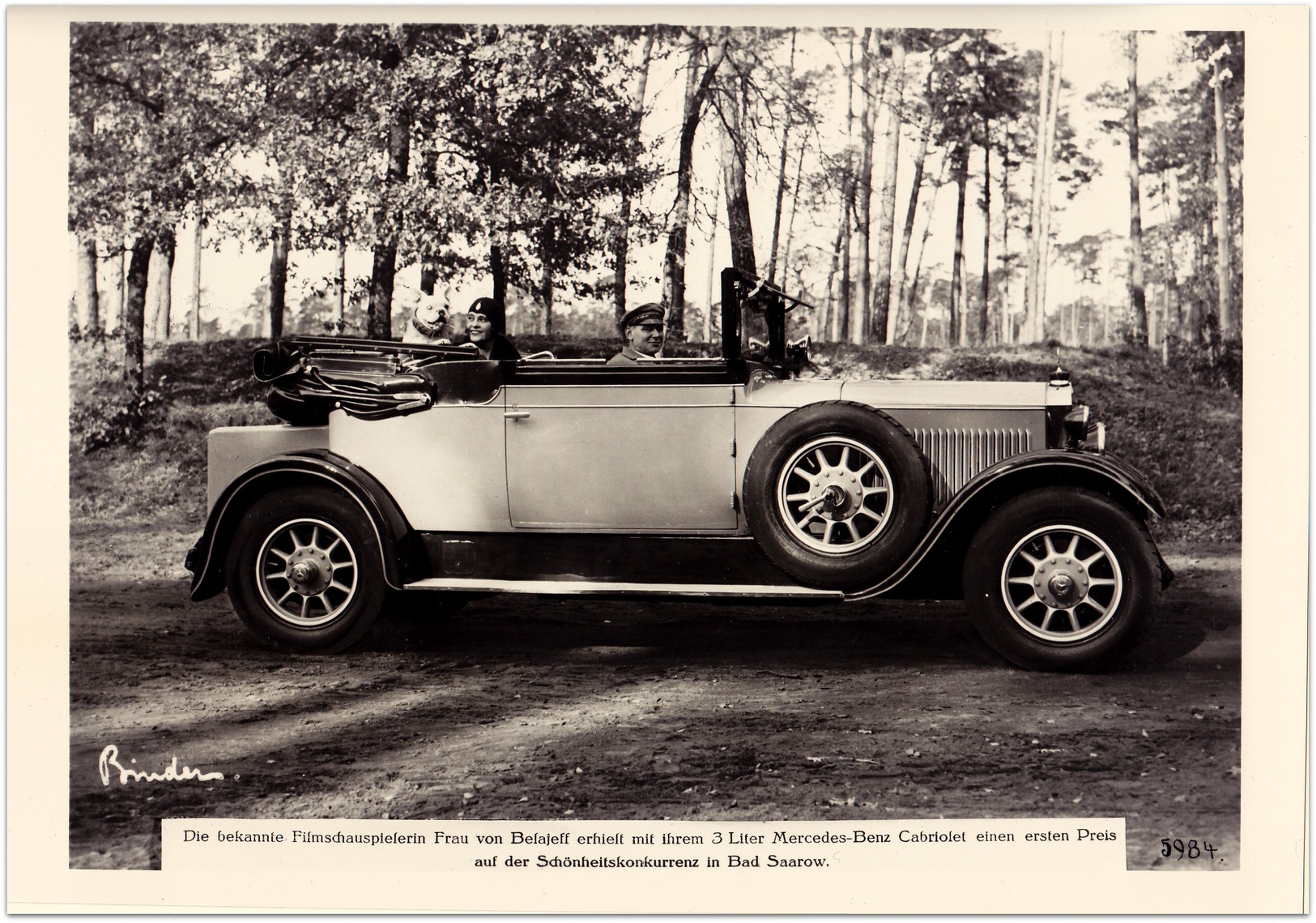 Filmschauspielerin Frau Von Belajeff Mit Ihrem Mercedes-Benz Cabriolet | Mercedes-Pressefoto 22 X 15,5 Cm | 1700352 - Automobiles