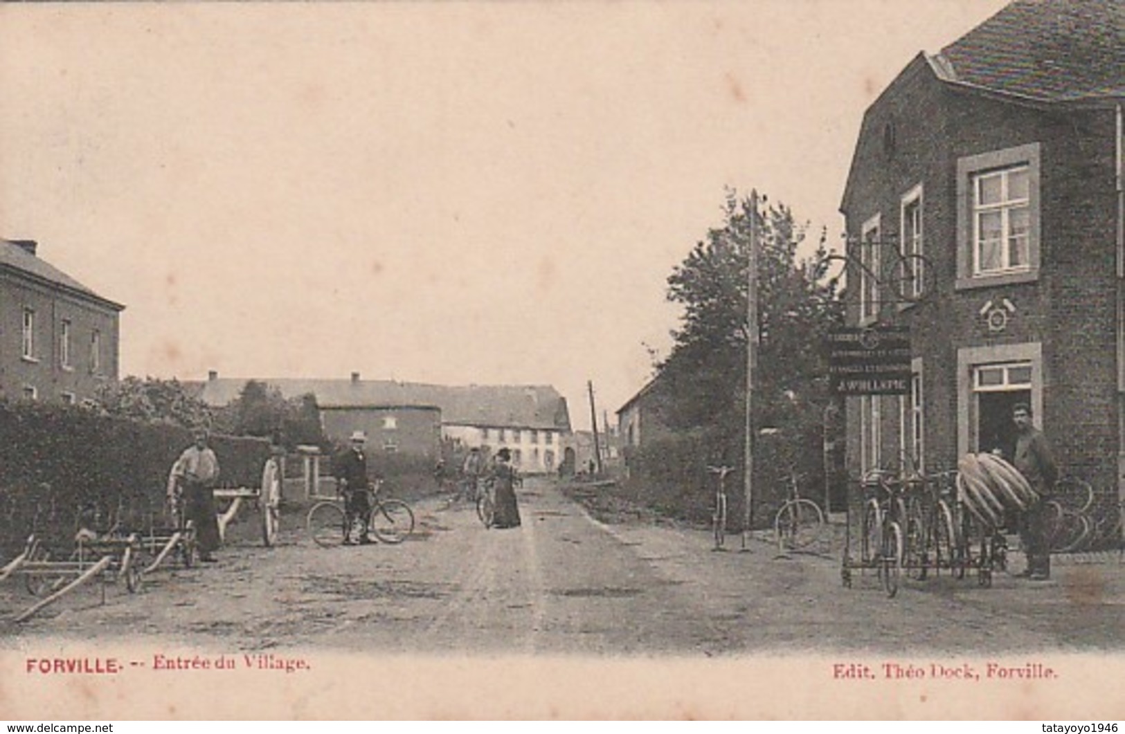 Forville   Entrée Du Village Animée Marchand De Vélos Circulé En 1909 - Fernelmont