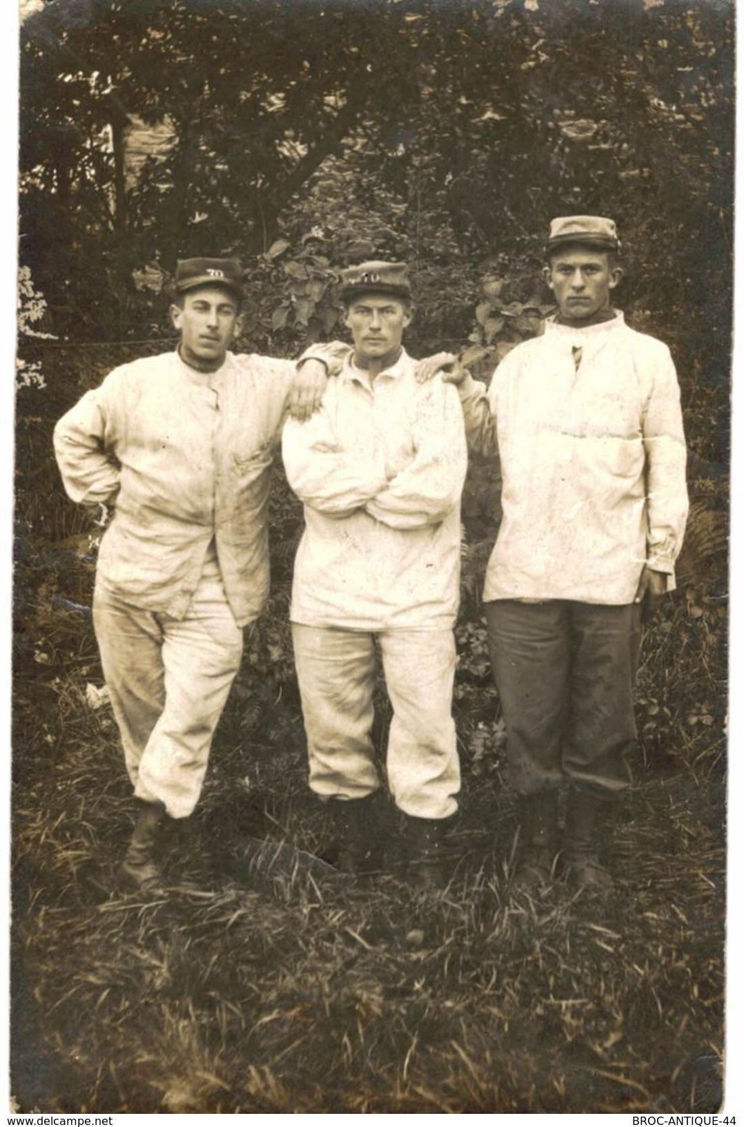 CPA N°12673 - CARTE PHOTO SOLDATS DU 70e REGIMENT OU BATAILLON - 1915 - War 1914-18