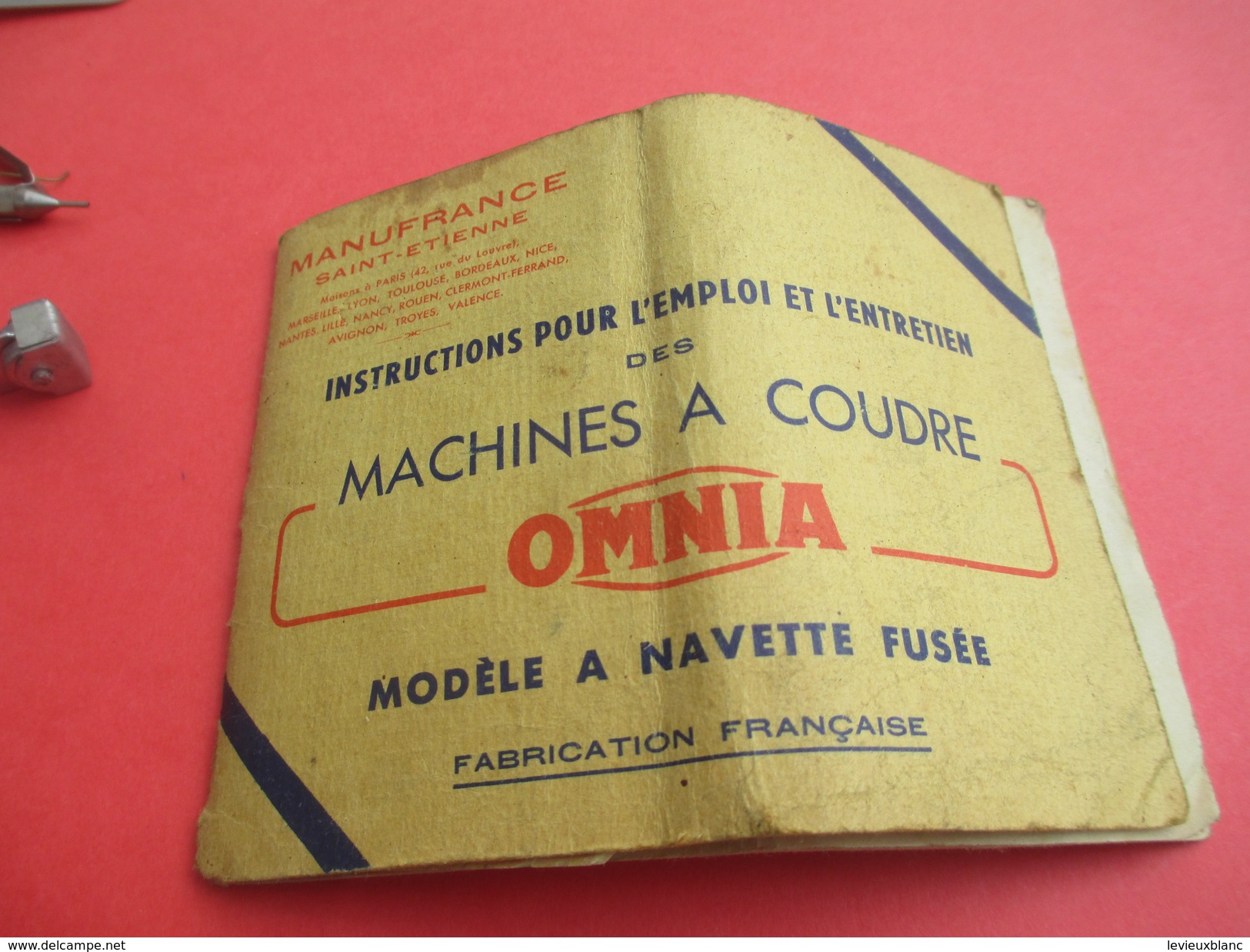 Boite Métallique Ancienne/Machine à Coudre OMNIA/Manufrance/ Avec Guide/ Et Piéces/Vers 1930-50                  BFPP144 - Dozen