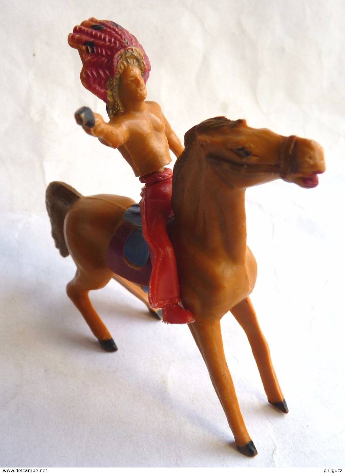 Figurine CYRNOS Far West INDIEN SWOPPET A CHEVAL Marron 50's  Pas Starlux Clairet - Militaires