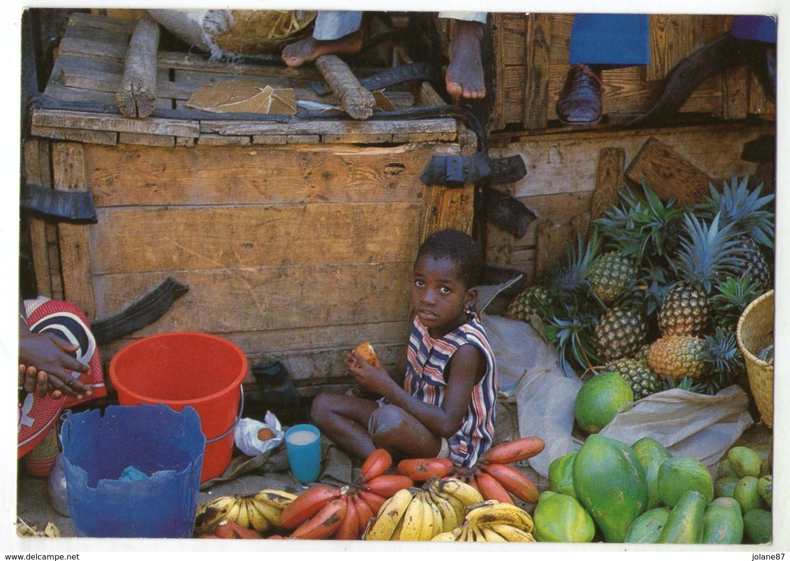 CPM    BURUNDI         FRUITS AU MARCHE CENTRAL DE BUJUMBURA        ENFANT - Burundi