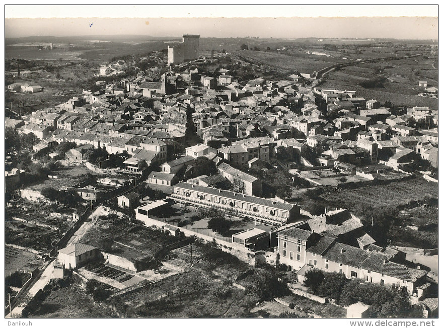 84 // CHATEAUNEUF DU PAPE , Vue Générale Aérienne, Au Premier Plan, Le Groupe Scolaire  41595 EDIT J CELLARD - Chateauneuf Du Pape