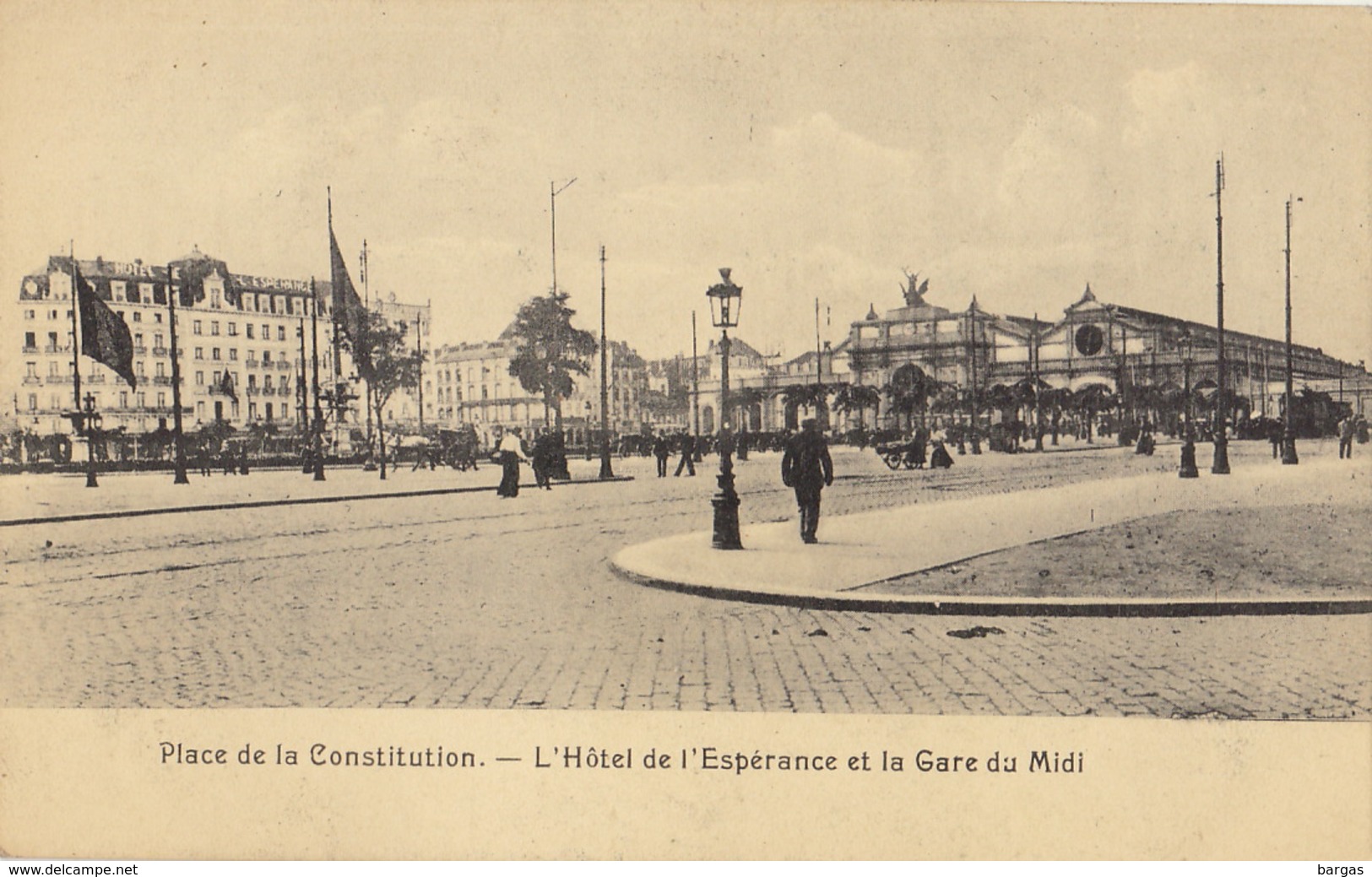 Place De La Constitution L'hôtel De L'espérance Et La Gare Du Midi Bruxelles - Cafés, Hotels, Restaurants