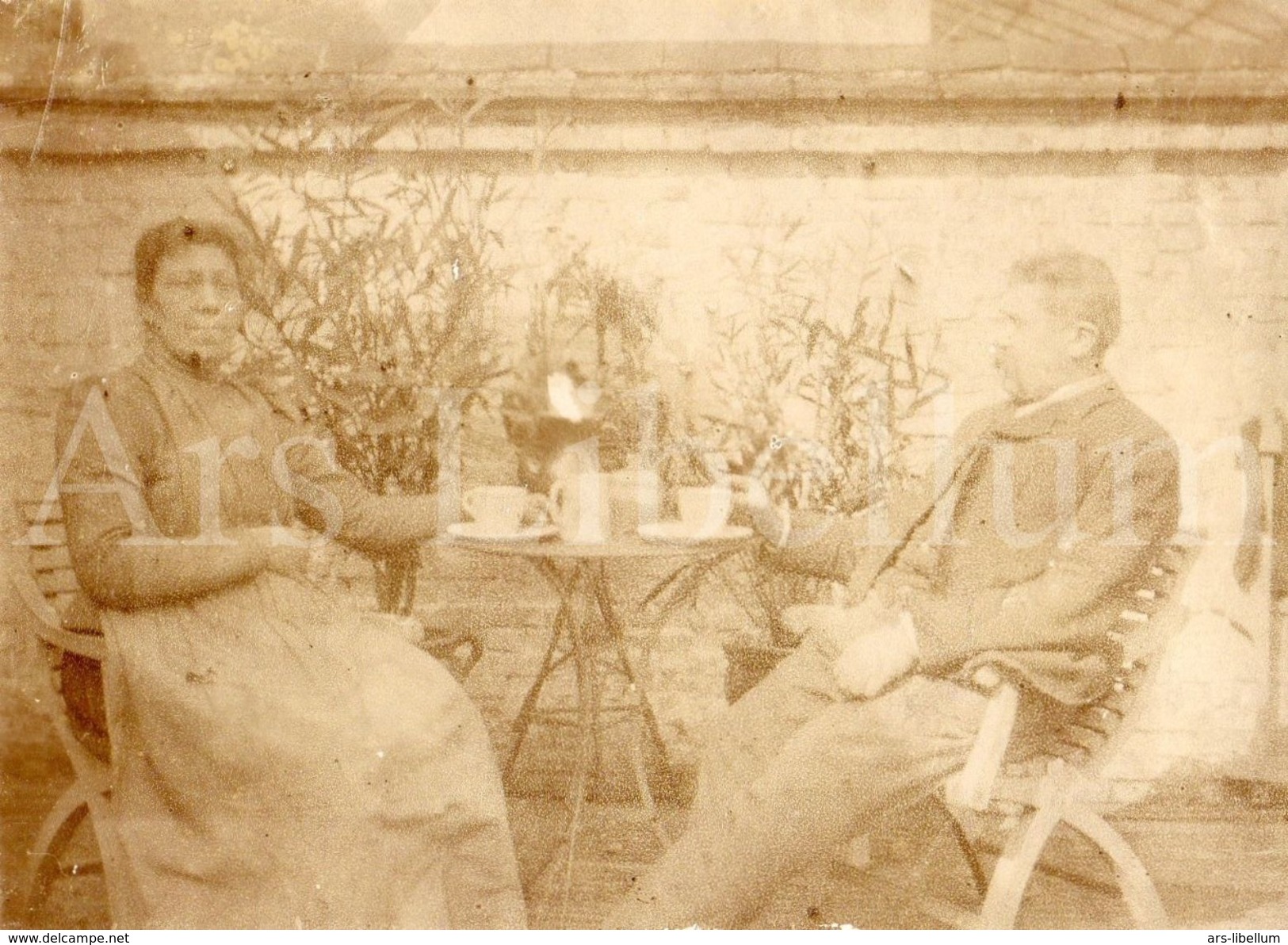 Photo Ancien / Foto / Couple / Terras / Garden / Jardin / Size: 11 X 8 Cm. / C.L. Reynen En Eleonora Gys - Ancianas (antes De 1900)