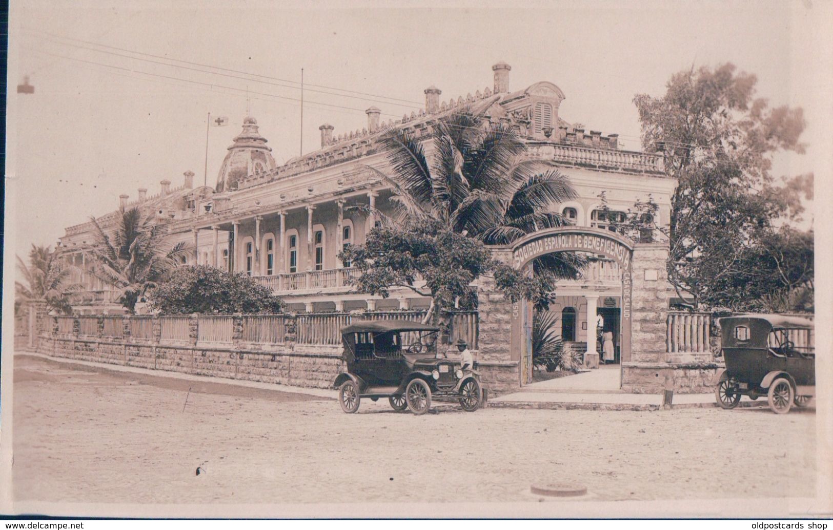 POSTAL VERACRUZ - MEXICO - FACHADA DE LA SOCIEDAD ESPAÑOLA DE BENEFICENCIA - COCHES EPOCA - Mexico