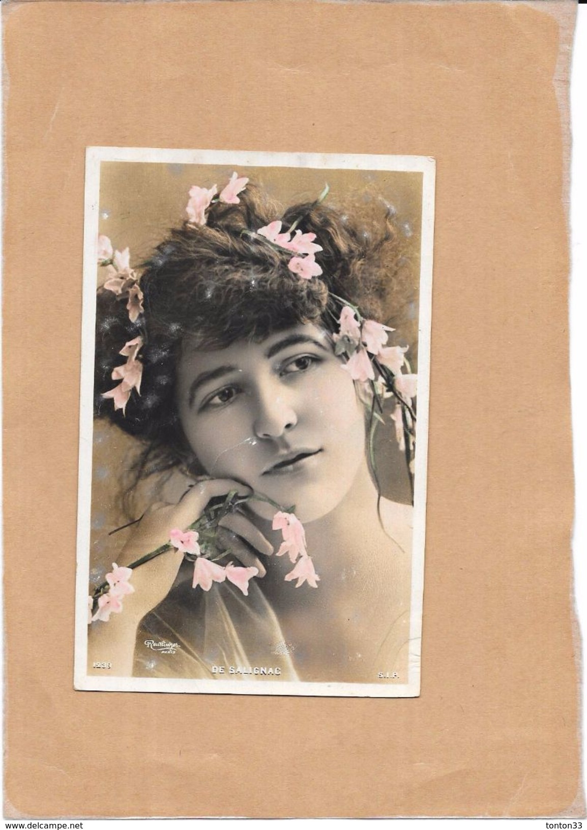 ARTISTE DES ANNEES 1900 - CPA  COLORISEE -  Madame DE SALIGNAC - TON2 - - Artistes